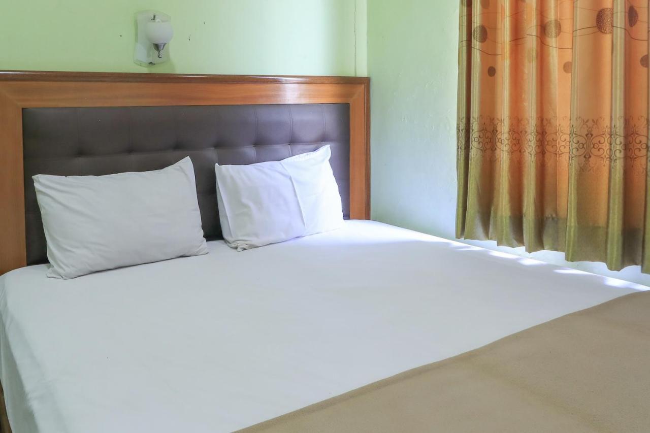 Hotel Prisma Sidoarjo Exterior foto